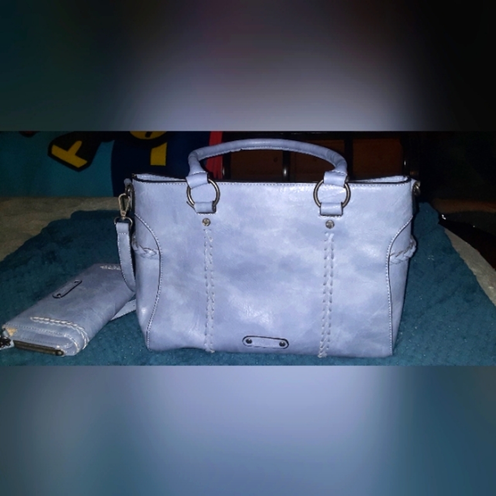 Simply Noelle Ash Blue Medium Crossbody Satchel and Wallet Set, very good cond.